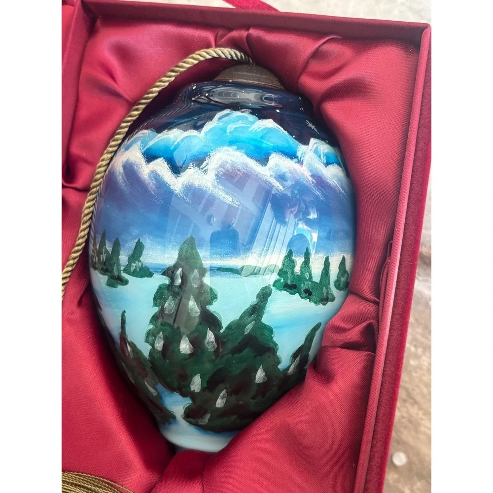 Ne'Qwa‎ Art Hand Painted Glass Ornament Santa Winter Scene Gift Boxed